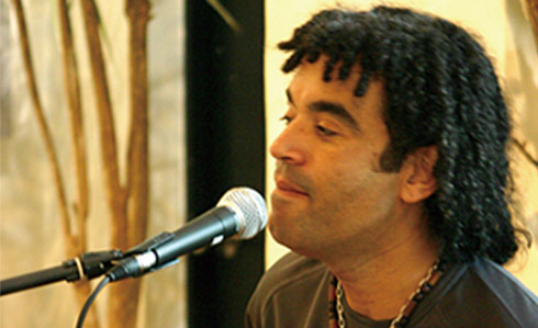 SILVIO ANASTÁCIO SINGS DJAVAN